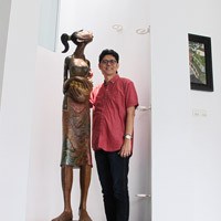 Suka Lukisan Hendra Gunawan, dr. Boyke Pajang di Rumah Keong