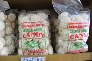 Berburu Camilan Khas Palembang di Pempek Candy