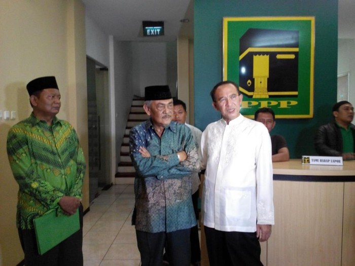 Pidato Sambutan, Emron Sindir Suryadharma dan Djan Faridz