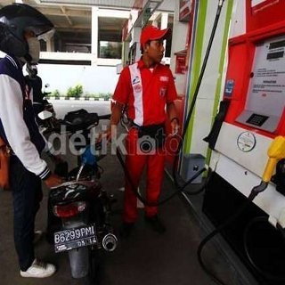 Aturan Beli BBM Wajib Non Tunai Sepertinya Hanya Wacana