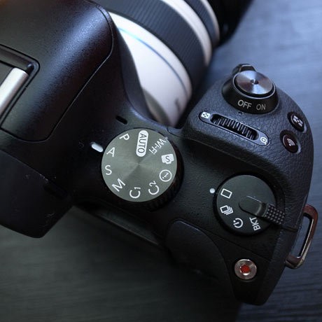 Samsung NX30: Mirrorless Pintar dengan Cita Rasa DSLR