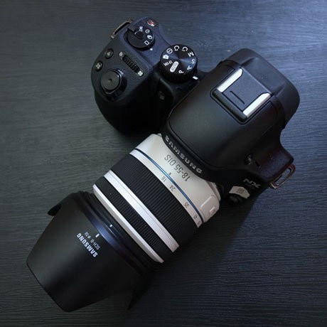 Samsung NX30: Mirrorless Pintar dengan Cita Rasa DSLR