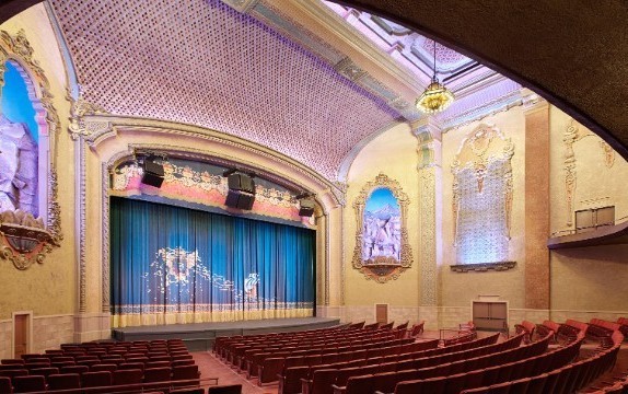 8 Gedung Teater Paling Keren di Dunia (2)