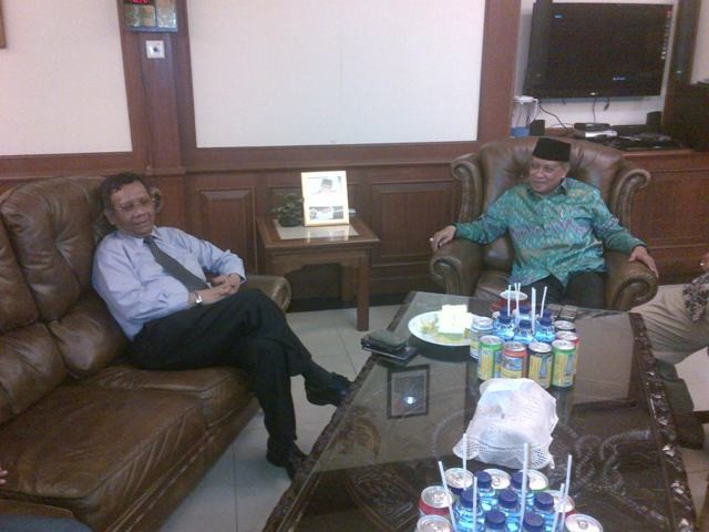 Diminta Jadi Cawapres Ical, Ini Jawaban Mahfud MD