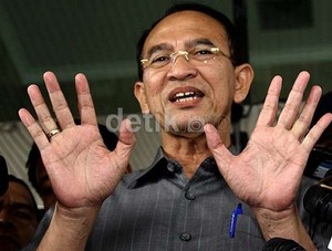 3 Momen Air Mata Suryadharma