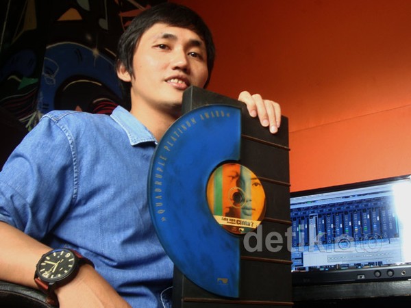Pelantun Soundtrack AADC Lolos ke Gedung DPRD