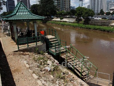 Halte Water Way Karet Bivak Tak Terurus
