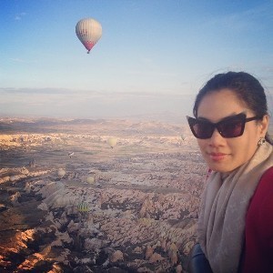 Cerita Seru Titi Kamal Tidur di Gua dan Naik Balon Udara