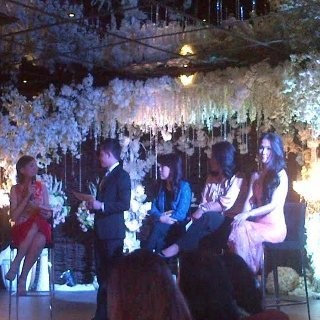 Gaet Nasabah Kaya, MegaFirst Gandeng Perancang Busana Fetty Rusli