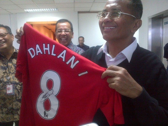 Demi Kaos Liverpool, Dahlan Ajak Bos BUMN Rapat di Cengkareng