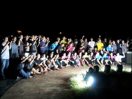 Berbagi Pengalaman di Bawah Replika Piala Thomas-Uber