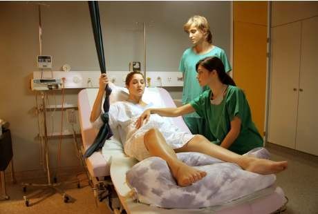 Melahirkan Caesar Justru Terasa Lebih Nyeri Ketimbang Persalinan Normal