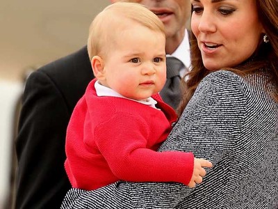 Bye Australia! Pangeran George Menggemaskan Berbaju Merah