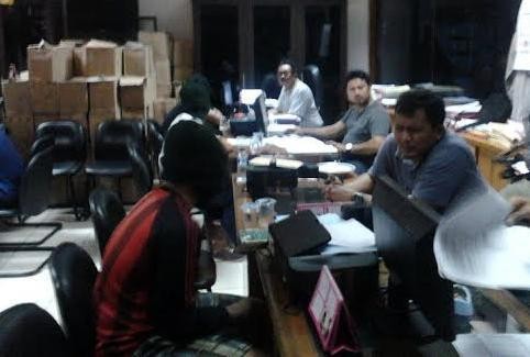 7 Tersangka Diperiksa Polisi Sambil Kenakan Penutup Wajah