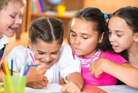 Anak Mulai Cuek pada Ortu, Psikolog: Tenang Saja, Itu Nature Anak