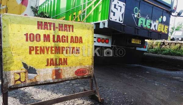 Jalan-jalan ini Rusak Nyaris tak Berbentuk, di Mana Kepala Daerahnya?