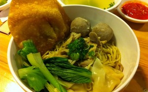 Eat Mie : Jajan Mie Gurih Ayam Kampung yang Lentur Alami