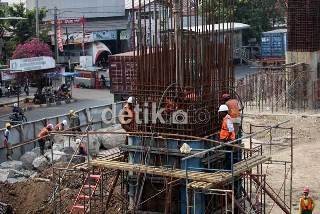 Tarik Ulur Kepentingan Bikin Infrastruktur RI Terpuruk