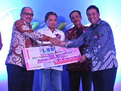 Sumbangan Rp. 500 juta untuk Beasiswa ITS