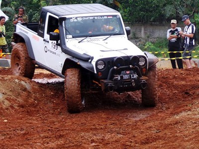 350 Peserta Ramaikan Jeep Jamboree 2014