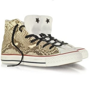 Editors Choice: 5 Variasi Sepatu dengan Aksen Kulit Ular