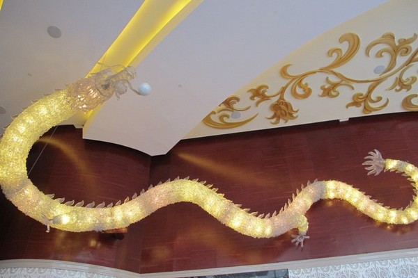 Kerennya Naga Kristal Swarovski di The Trans Luxury Hotel