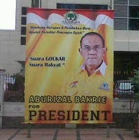 Ical Akan Bersaing dengan Jokowi, Kalau dengan Prabowo?