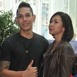 Adegan Buka Baju di Depan Cewek, Ganindra Bimo Izin Istri