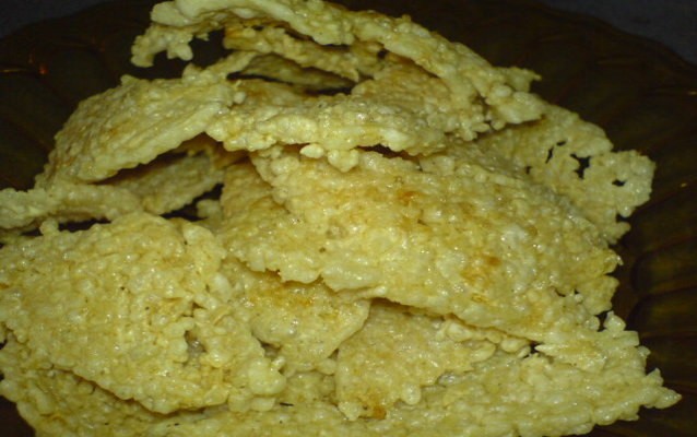 Krenyes Kriuk! Nikmatnya Kerupuk Gendar dan Ganyong