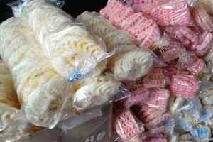 Kriuk-kriuk Renyah Gurih Penyemarak Makanan