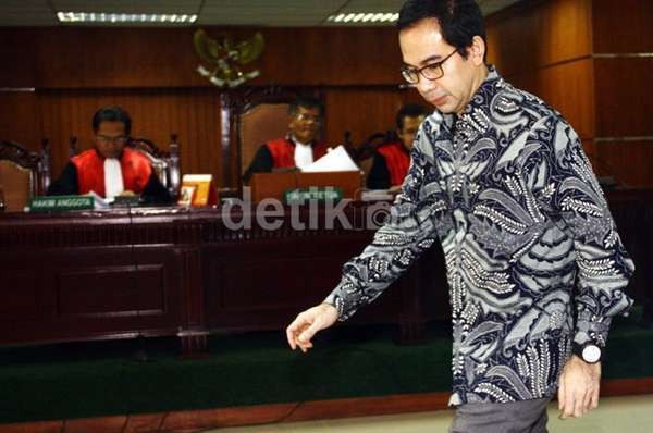 KPK Juga Sita Range Rover dari Teman Wawan