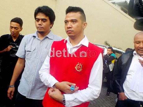 Geisha Bantah Isu Pemecatan Roby