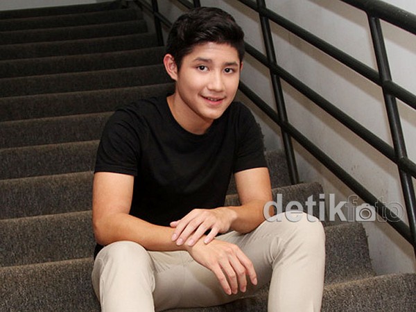 Si Ganteng Rassya Islamay Eksis Jadi Penyanyi