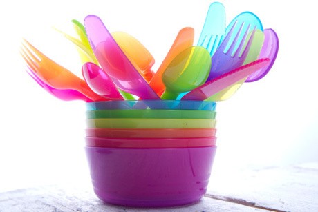 Menggunakan Peralatan Makan Melamin Bahayakan Kesehatan?