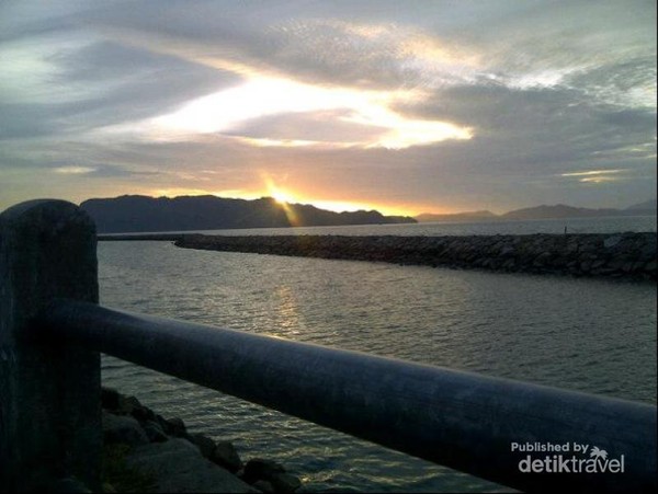 Sunset Di Pantai Ulee Lheue Bikin Kangen