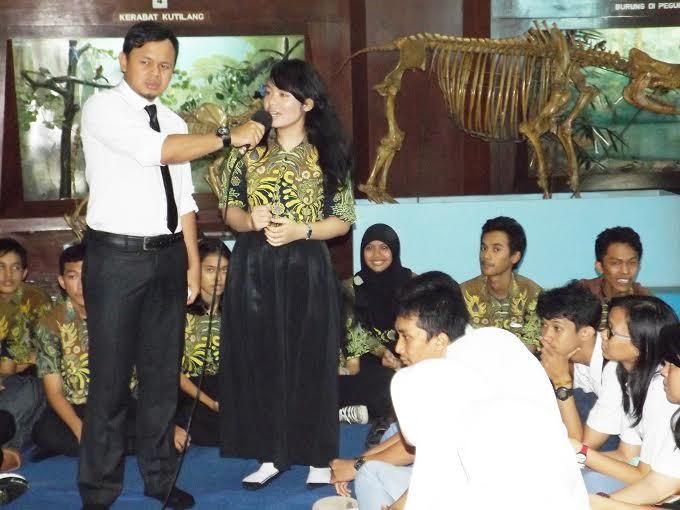 Peringati Hardiknas Bima Arya Ajak Pelajar Bandingkan Dinosaurus dan Kecoa