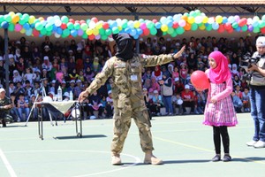 Pasukan Perdamaian TNI Hibur Anak-anak Korban Konflik di Lebanon