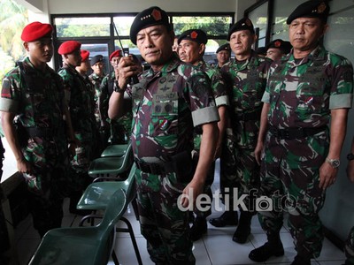Panglima TNI Sidak Markas Kopassus