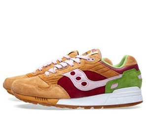 Yummy! Ada Sneakers Unik Terinspirasi dari Burger