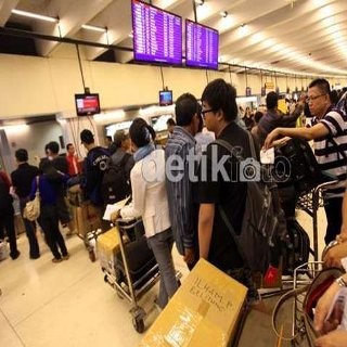 Dahlan Kritik Sistem Antre dan Interior di Bandara Soetta
