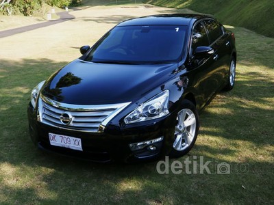 Test Drive Sedan Premium Nissan
