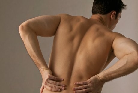 Hati-hati! Kebiasaan Membunyikan Pinggang Bisa Bikin Saraf Terjepit