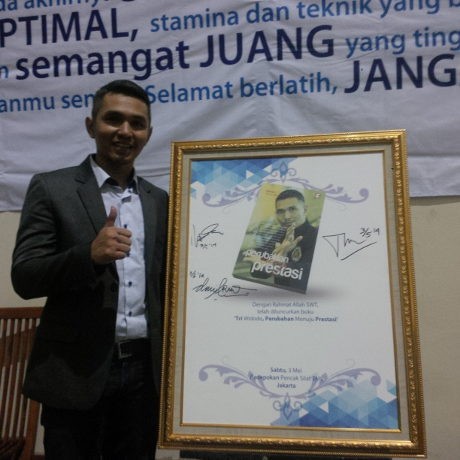 Eks Juara Dunia Pencak Silat Asal Indonesia Luncurkan Otobiografi