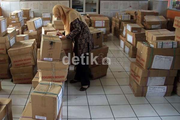 Kapolri Larang Polisi Berseragam Jaga Sekolah Saat UN SMP