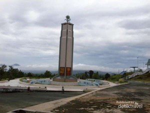 Bukit Kasih, Lambang Kerukunan Agama di Atas 2.435 Anak Tangga