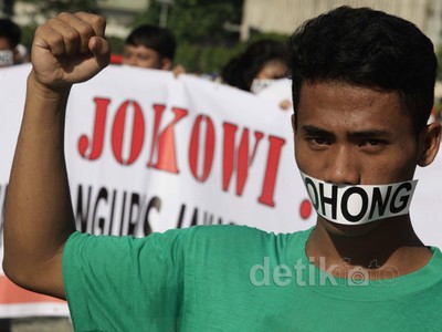 Demo Jokowi Bohong di Bundaran HI