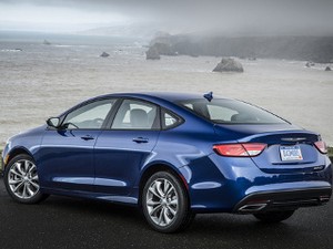Chrysler 200 Kini Lebih Hemat BBM