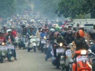 Komunitas Vespa Gelar Acara Moods Mayday