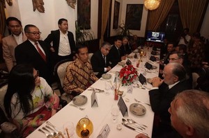 Jokowi Bertemu 15 Duta Besar di Cikini