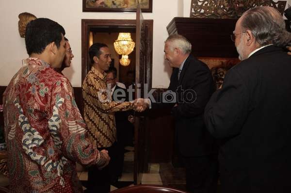 Saat Jokowi Ditanya Tentang Cawapresnya oleh Dubes Chile